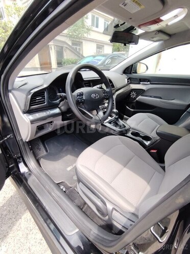 Hyundai Elantra-5