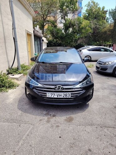 Hyundai Elantra-1