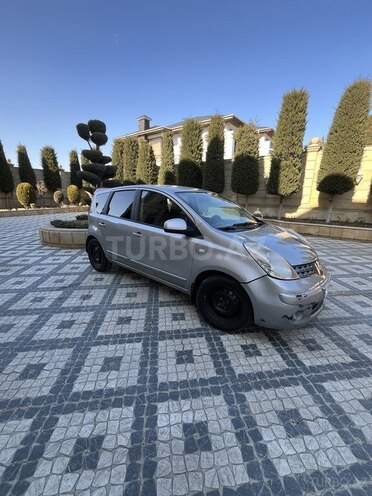Nissan Note-2