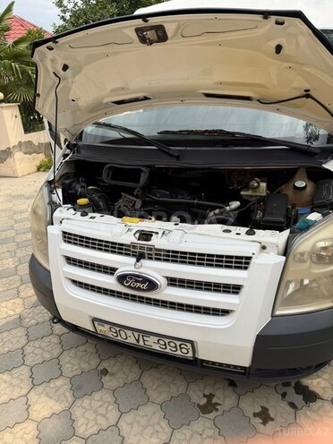 Ford Transit-2