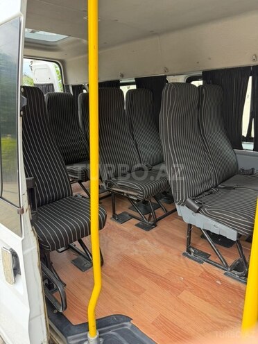 Ford Transit-6
