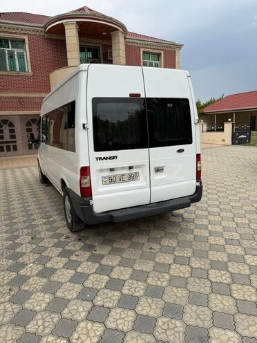 Ford Transit-7