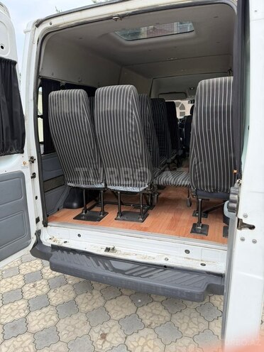 Ford Transit-3