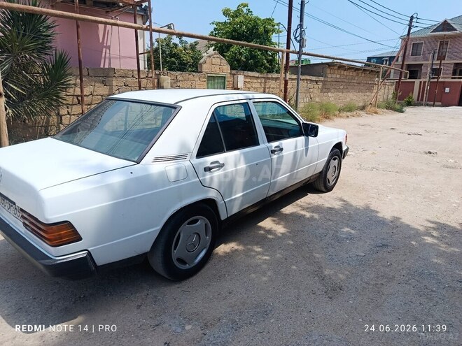 Mercedes 190-4