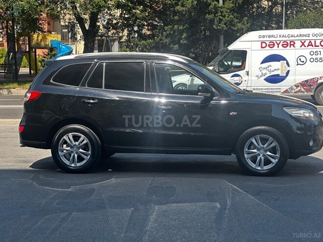 Hyundai Santa Fe-12