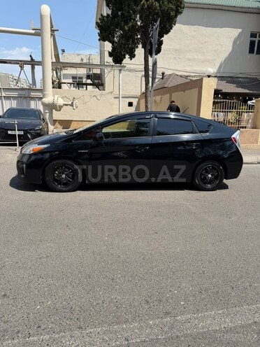 Toyota Prius-8