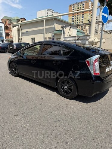 Toyota Prius-7