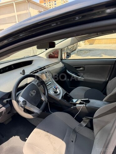Toyota Prius-9