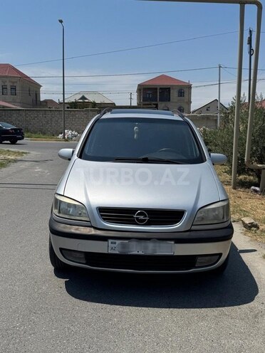 Opel Zafira-1