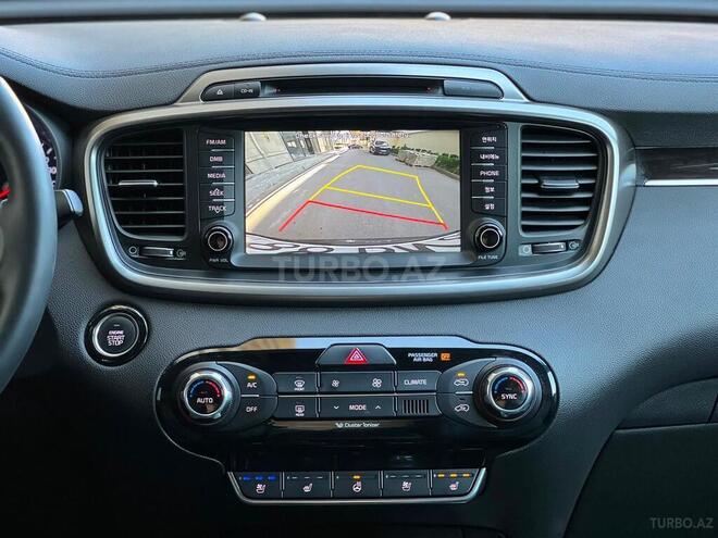 Kia Sorento-26