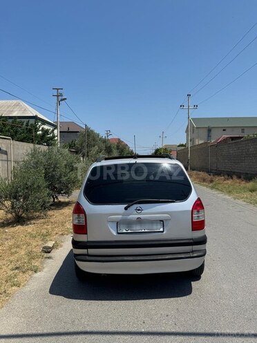 Opel Zafira-2