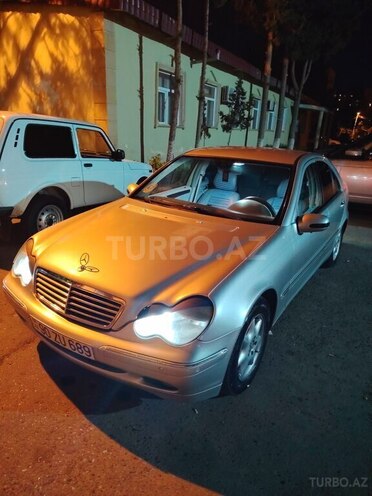 Mercedes C 200-1