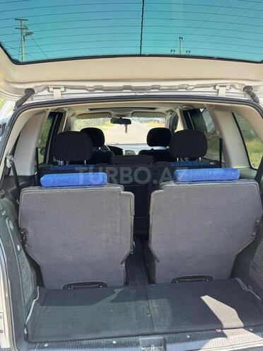 Opel Zafira-14