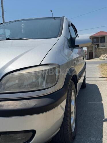 Opel Zafira-18