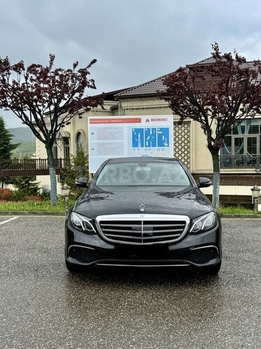Mercedes E 220 d-2