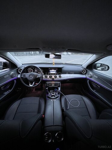 Mercedes E 220 d-9
