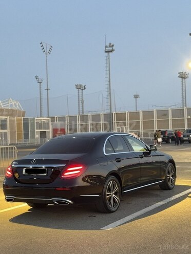 Mercedes E 220 d-8