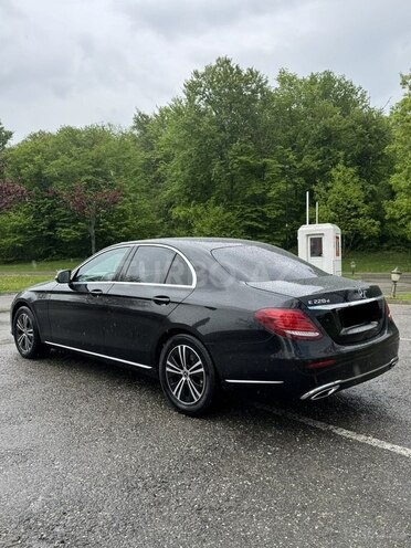 Mercedes E 220 d-5