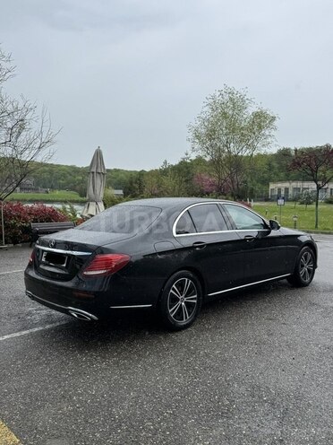 Mercedes E 220 d-6