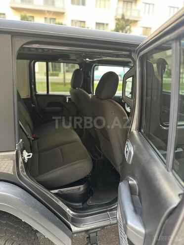 Jeep Wrangler-10