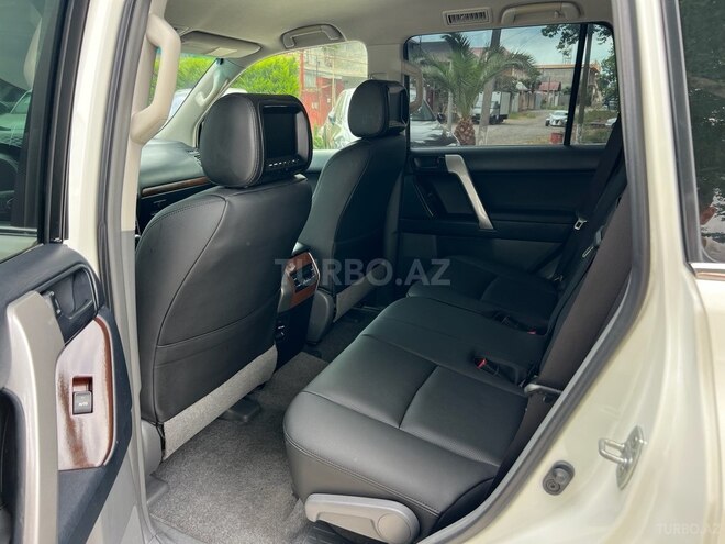 Toyota Land Cruiser Prado-10