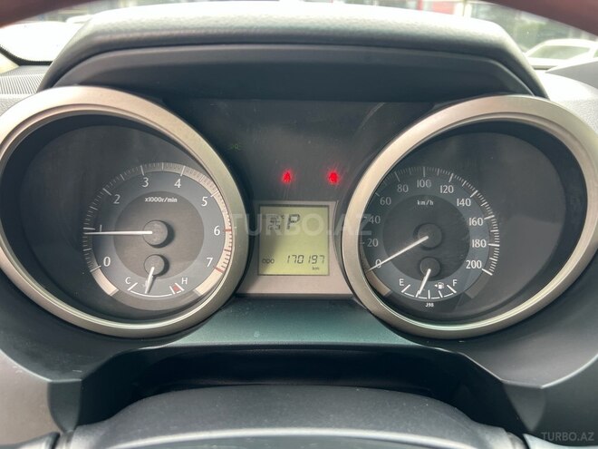 Toyota Land Cruiser Prado-17