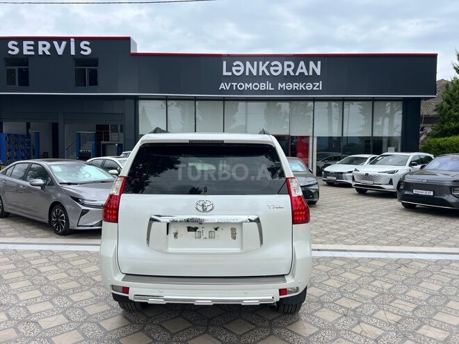 Toyota Land Cruiser Prado-7