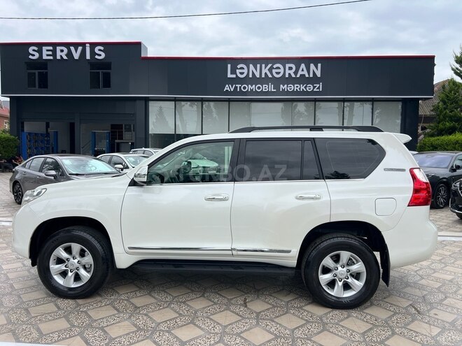 Toyota Land Cruiser Prado-4