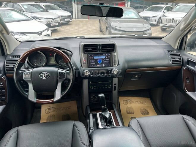 Toyota Land Cruiser Prado-16