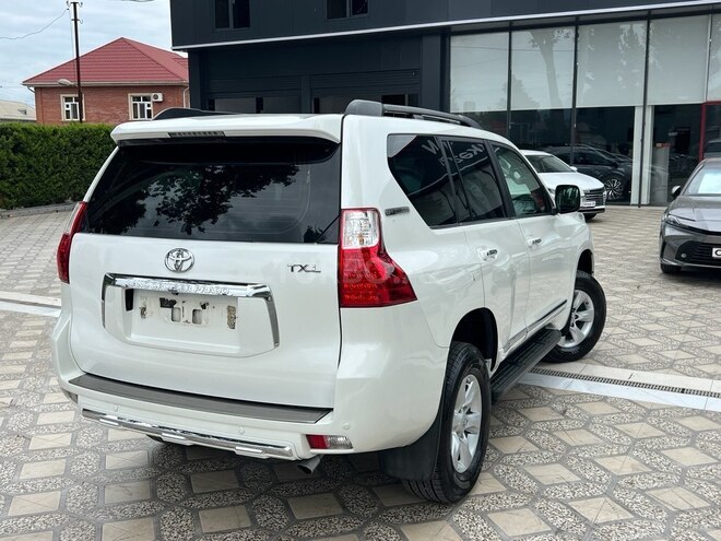 Toyota Land Cruiser Prado-8