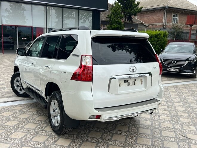 Toyota Land Cruiser Prado-6