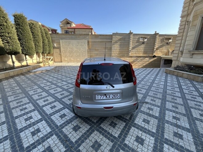 Nissan Note-7