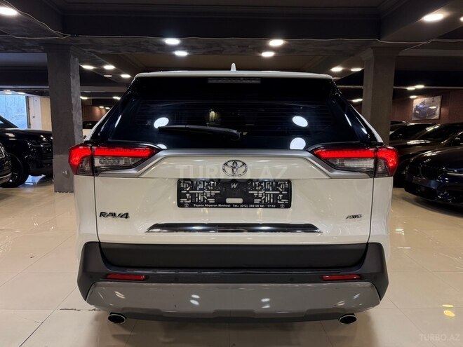 Toyota RAV4-4