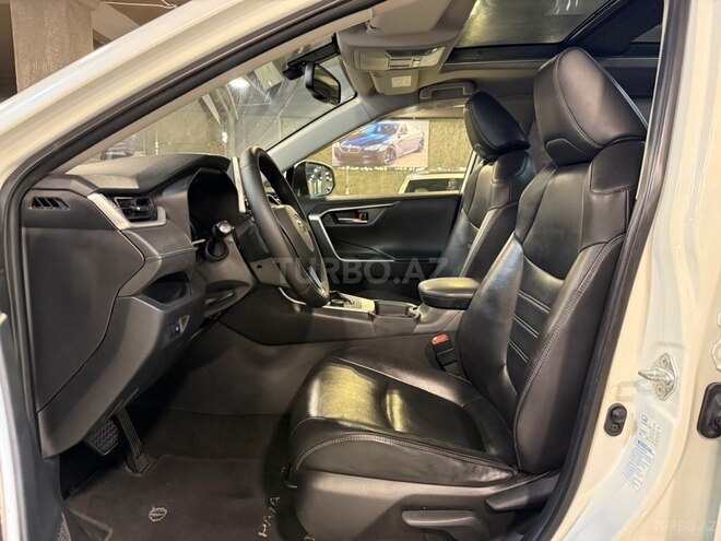 Toyota RAV4-7