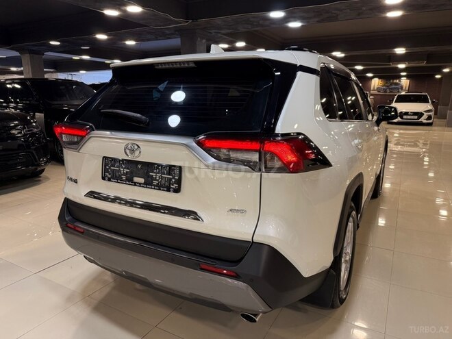 Toyota RAV4-5