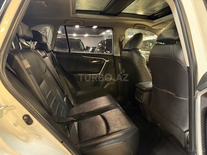 Toyota RAV4-13