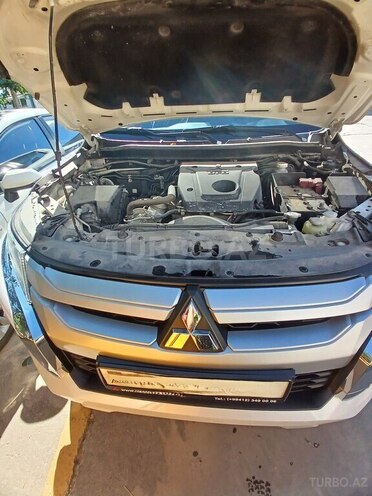 Mitsubishi L200-13