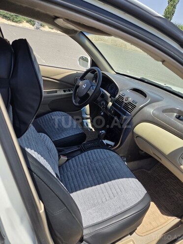 Nissan Sunny-2