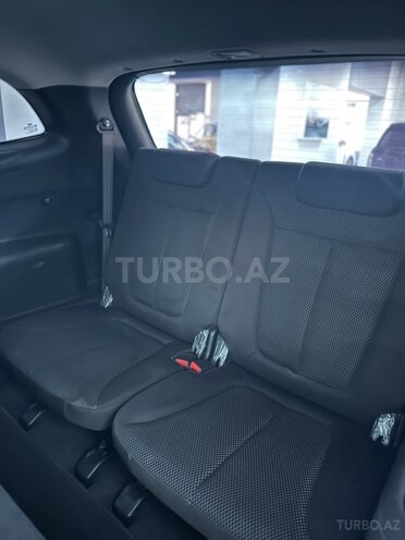 Hyundai Santa Fe-20
