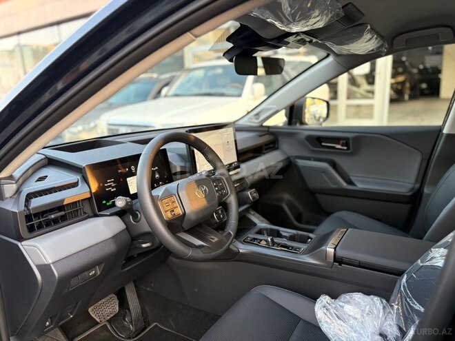 Toyota RAV4-6