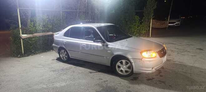 Hyundai Accent-15