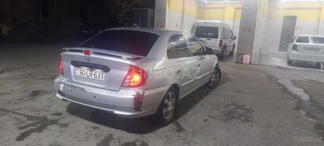 Hyundai Accent-11