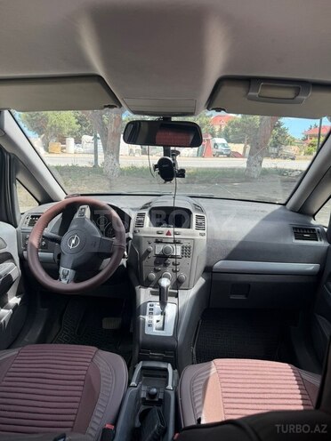 Opel Zafira-5