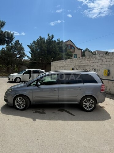 Opel Zafira-2