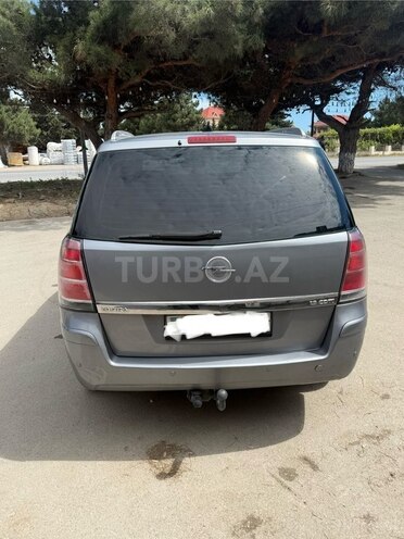 Opel Zafira-4
