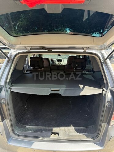 Opel Zafira-8