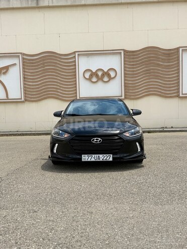 Hyundai Elantra-3
