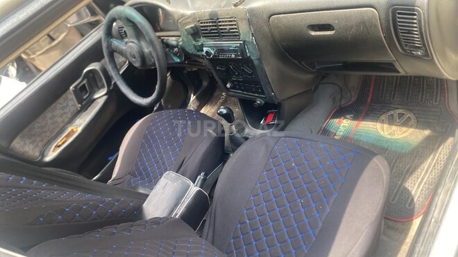 Volkswagen Polo-4