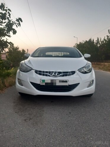 Hyundai Elantra-1