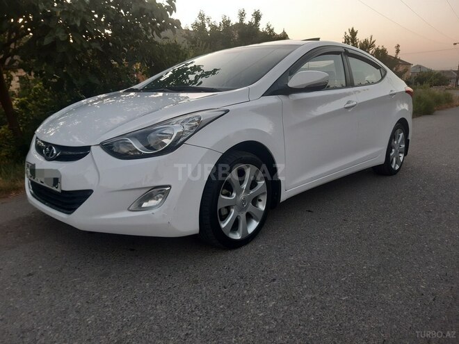 Hyundai Elantra-10